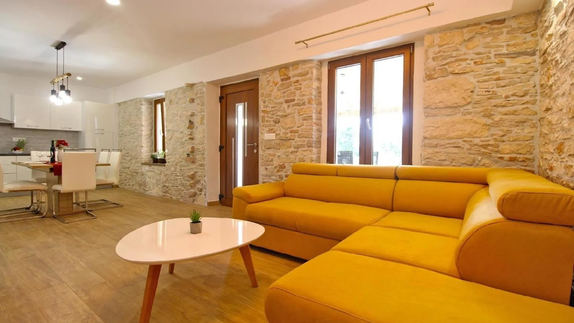 Ferienhaus Mit Privatpool Fuer 6 Personen Ca 125 Qm In Liznjan, Istrien Suedkueste Von Istrien Liznjan