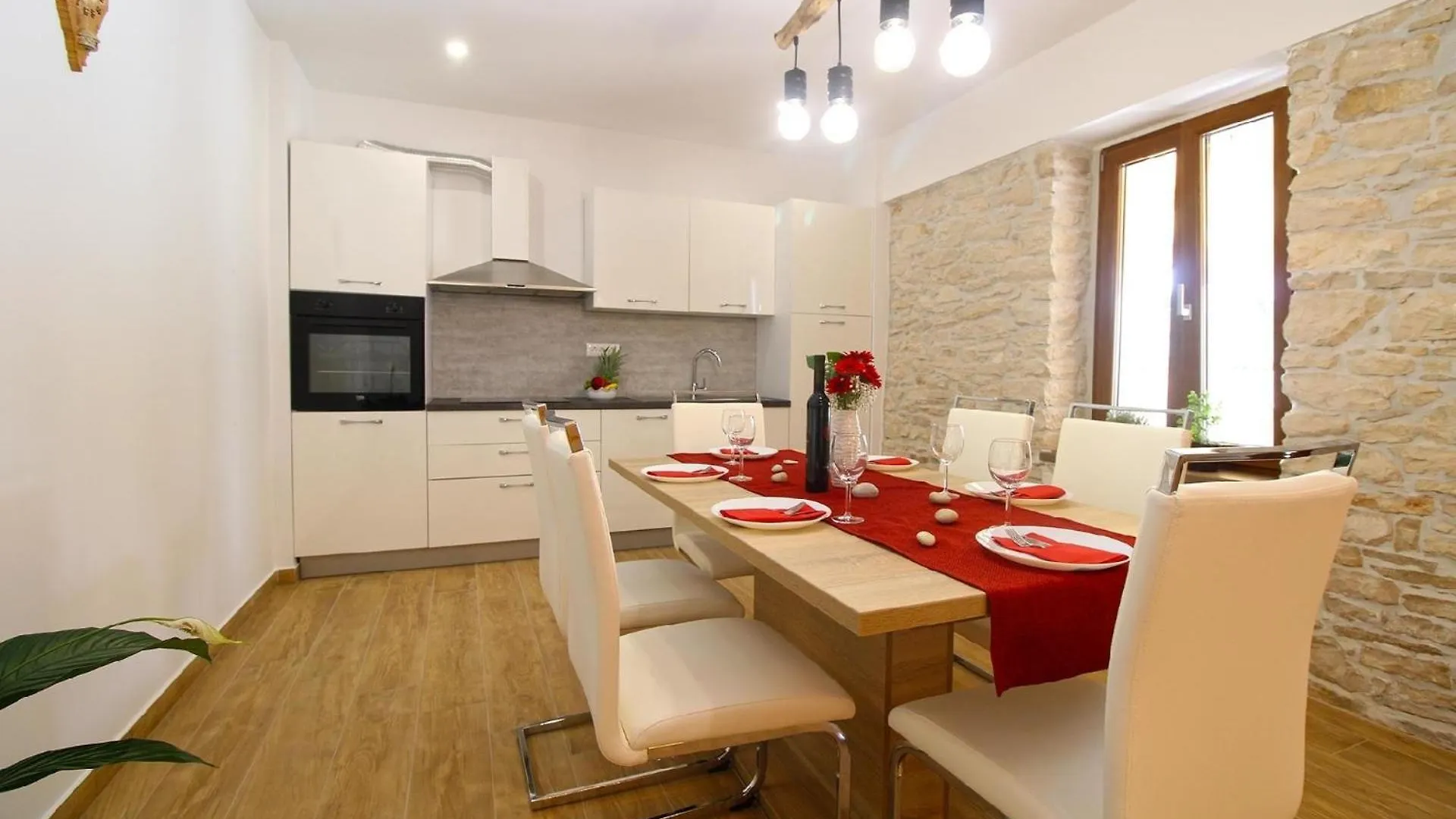 Ferienhaus Mit Privatpool Fuer 6 Personen Ca 125 Qm In Liznjan, Istrien Suedkueste Von Istrien