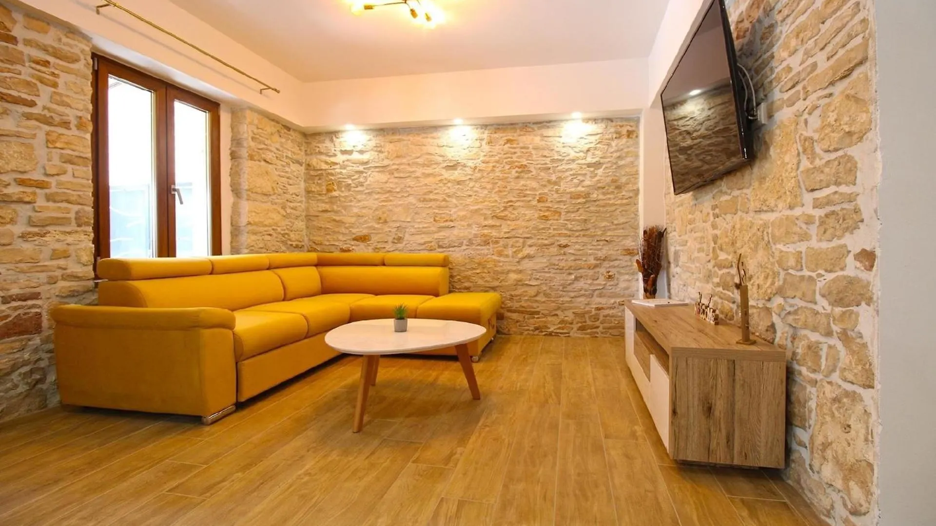 Ferienhaus Mit Privatpool Fuer 6 Personen Ca 125 Qm In Liznjan, Istrien Suedkueste Von Istrien Holiday home
