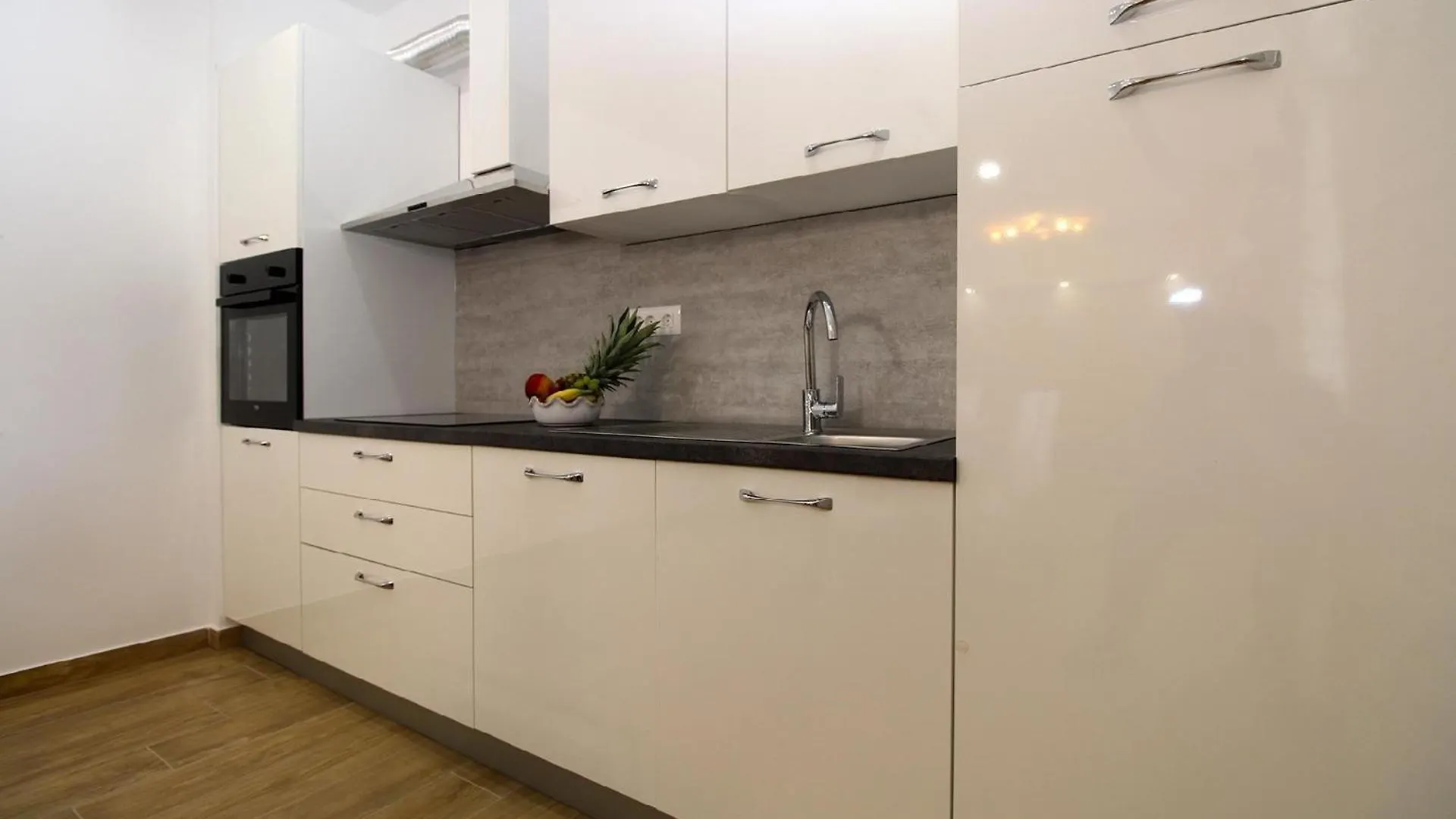 Ferienhaus Mit Privatpool Fuer 6 Personen Ca 125 Qm In Liznjan, Istrien Suedkueste Von Istrien Liznjan