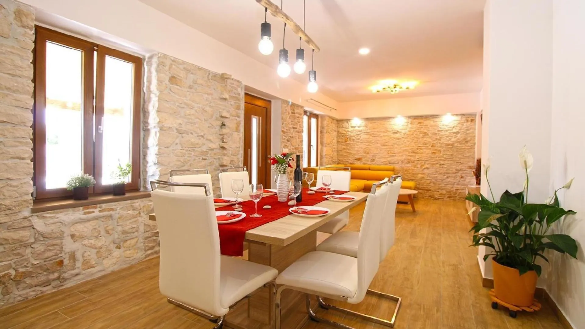 Ferienhaus Mit Privatpool Fuer 6 Personen Ca 125 Qm In Liznjan, Istrien Suedkueste Von Istrien Holiday home Liznjan